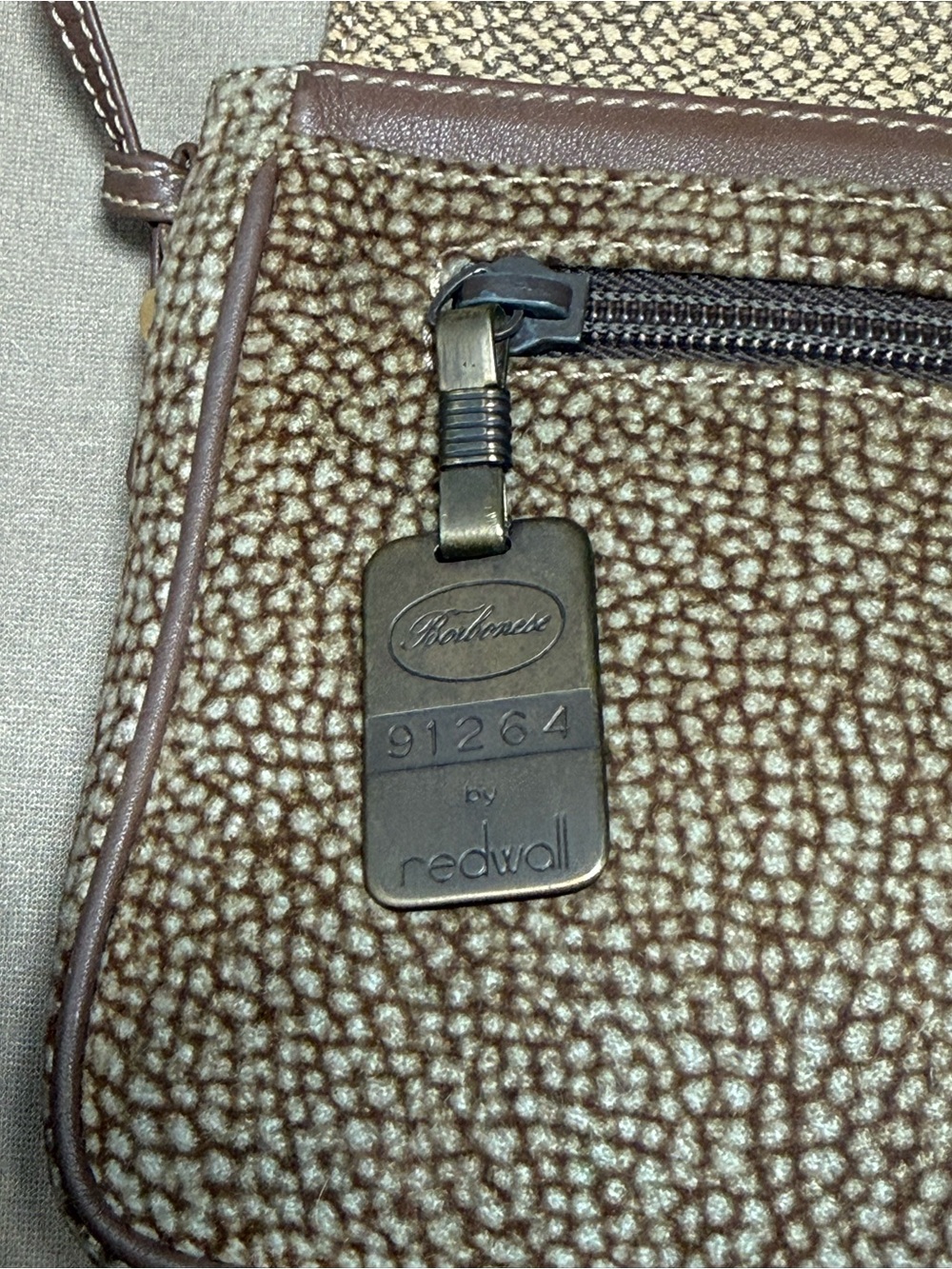 Rare Vintage Borbonese Redwall Partridges Eye Textured Sling Bag - Made in Italy - Picture 7 of 10